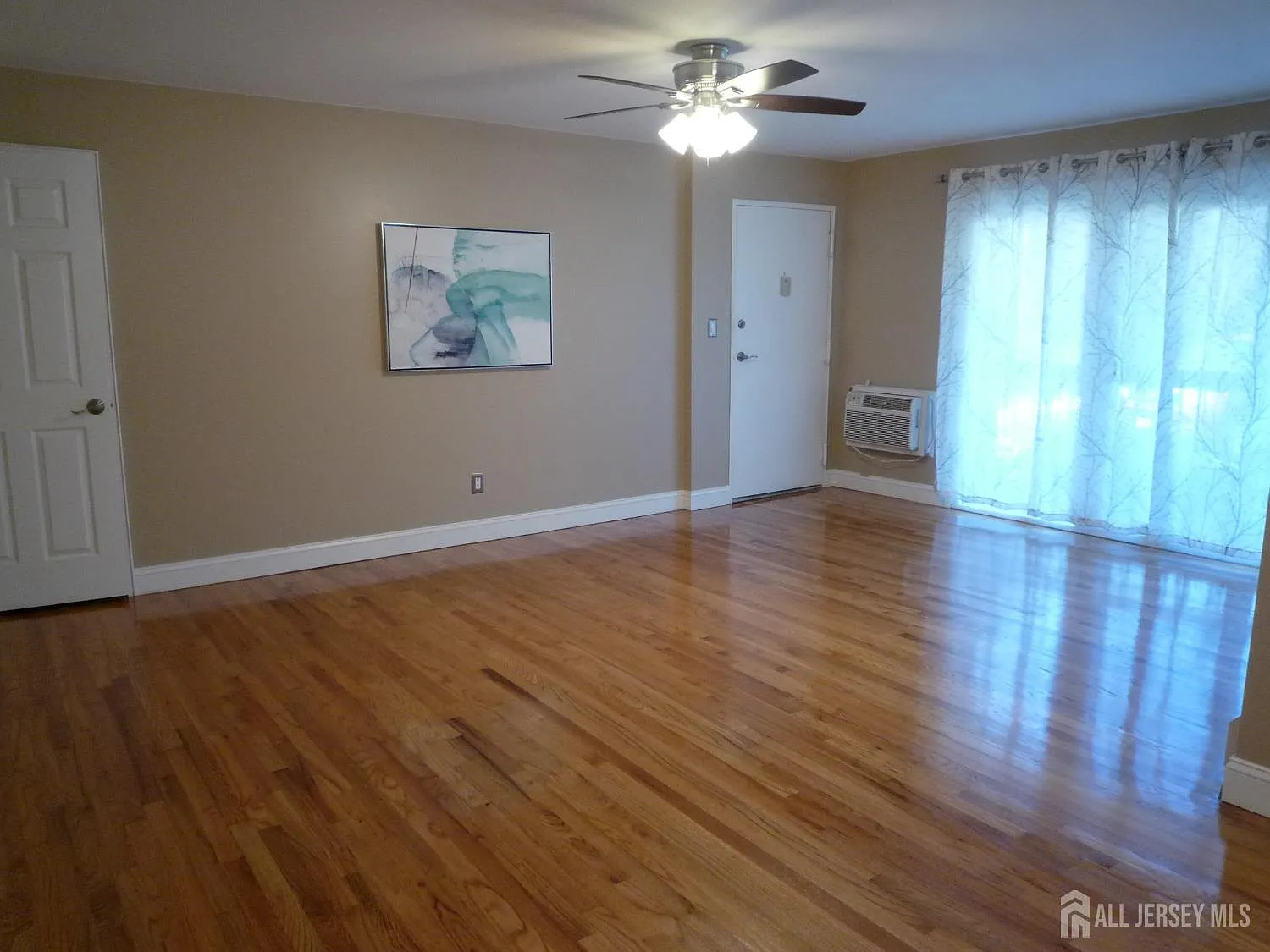 1 bed, 1.0 bath, $1,950 — Photo 4
