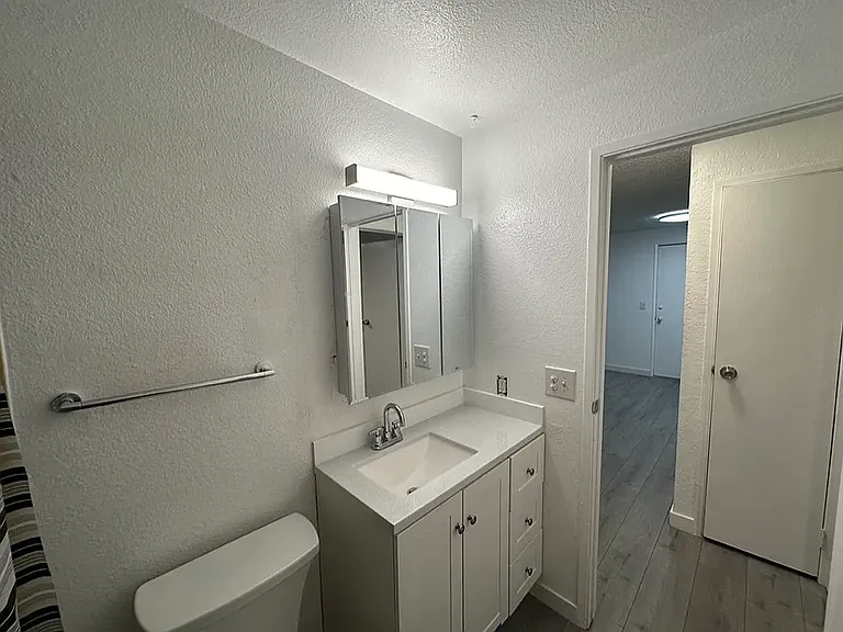 120 Stanford Dr #D — Photo 23