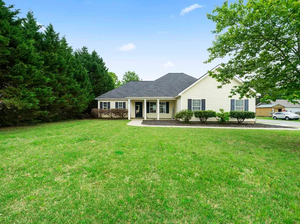 28 Oak Ridge Dr, Aragon, GA 30104