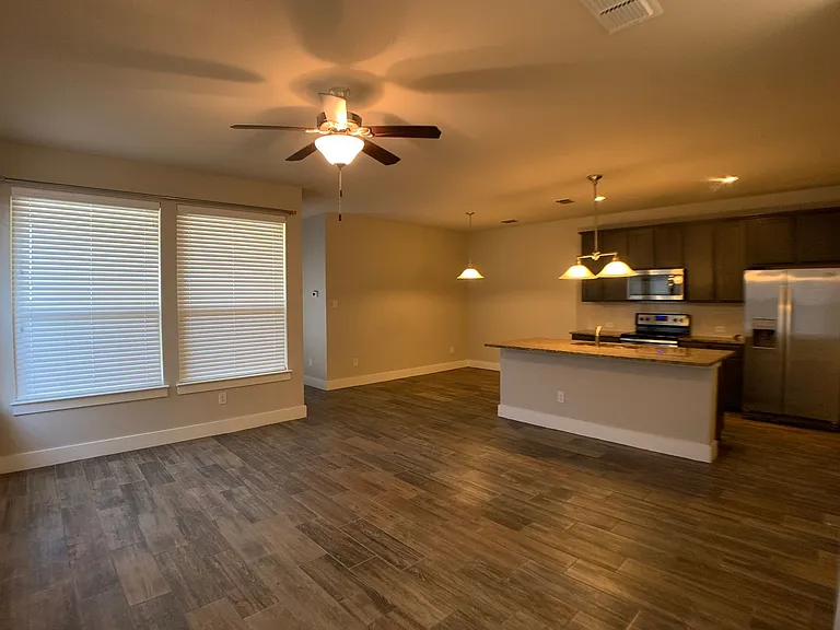 711 Gristmill Dr — Photo 5
