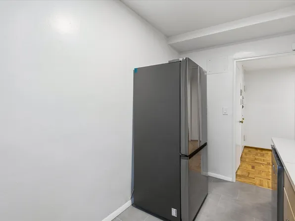 21-85 34th Avenue image 8 of 18