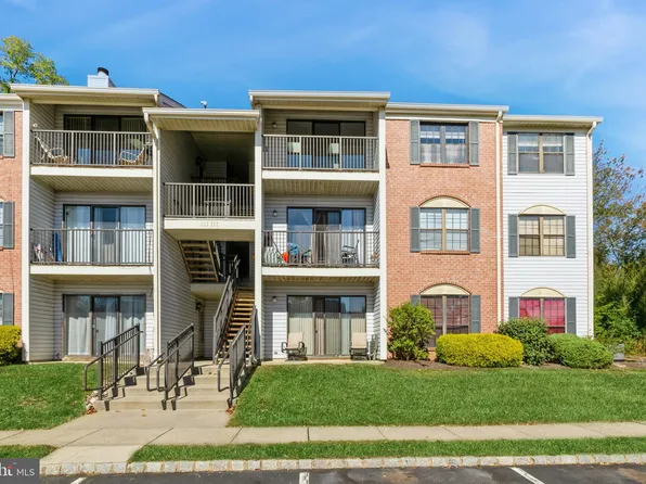 33 Voscek Ct, Lawrence Township, NJ 08648