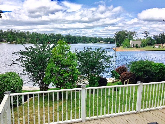 1st image of 1208 E Lakeshore Dr
