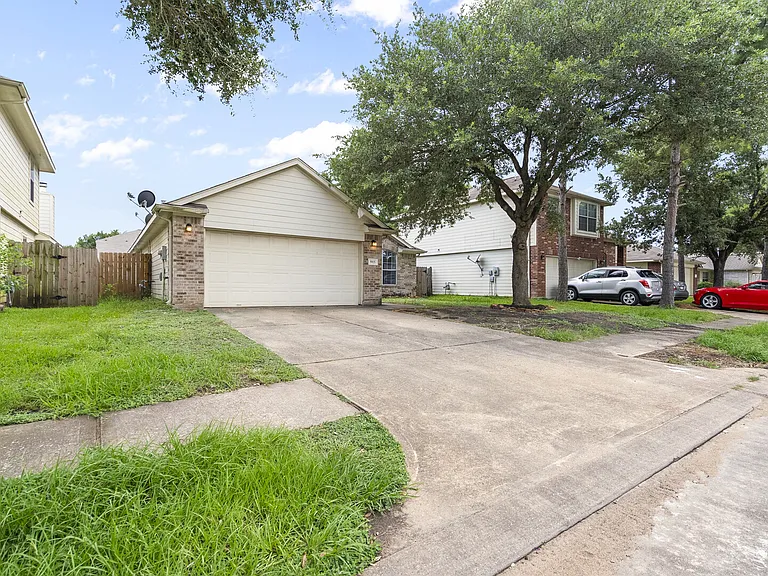 Shining Leaf Ct — Photo 25