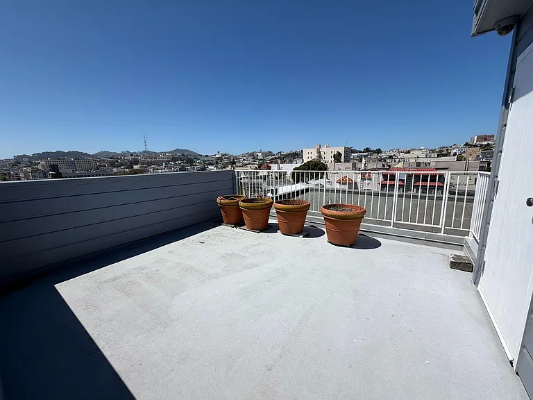2050 Divisadero St #3 — Photo 54