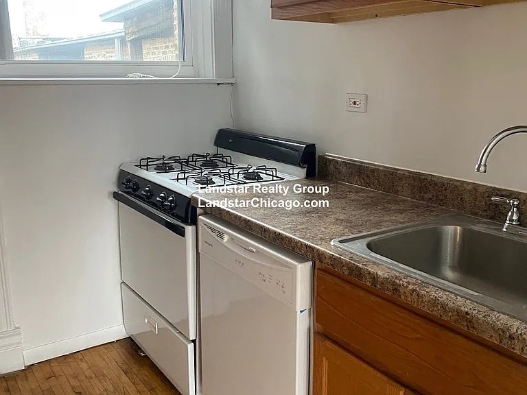 1364 W Estes Ave #2N — Photo 9