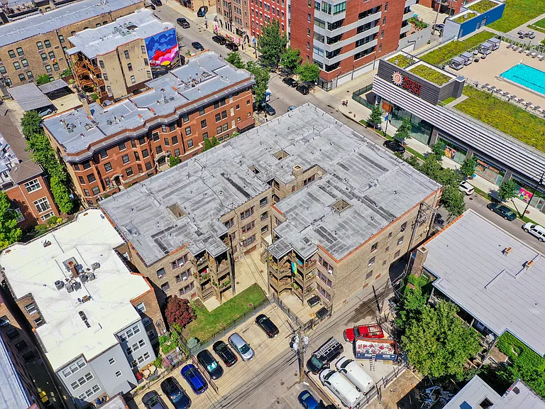 821 W Montrose — Photo 9