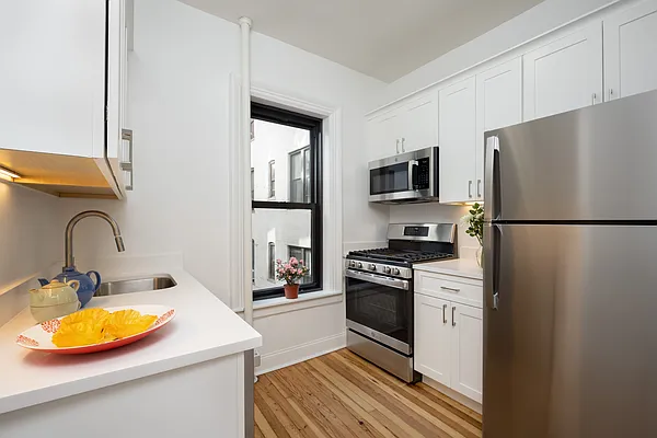 Sold by Brooklyn Real Inc | media 8