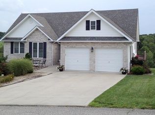 5049 Lakin Dr, Catlettsburg, KY 41129