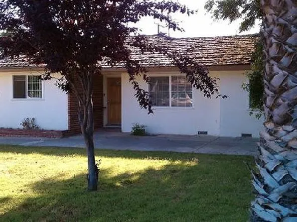 1213 S Divisadero St, Visalia, CA 93277