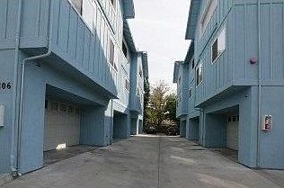 2nd image of 106 Campbell St #3