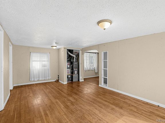 4th image of 3060 Central Avenue