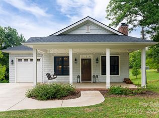 126 Fairmont Rd, Candler, NC 28715