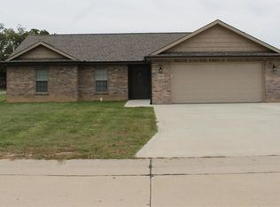 121 Tradition Ln, Cape Girardeau, MO 63701