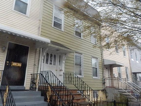 3rd image of 8426 52nd Ave