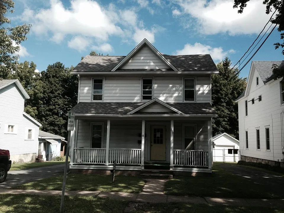 287 Seymour St #1