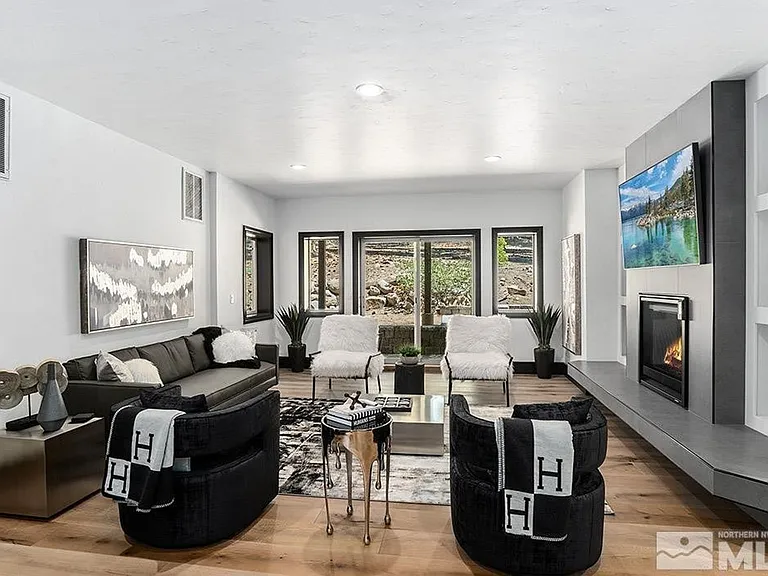 331 Winding Way — Photo 10