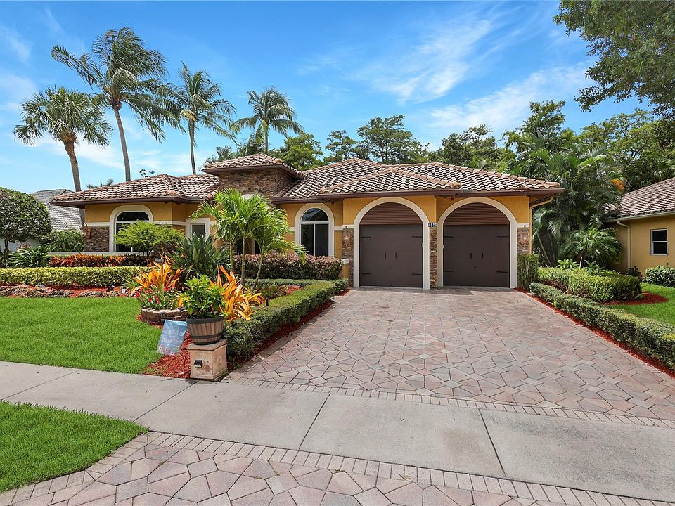 1st image of 4823 NW 66th Avenue