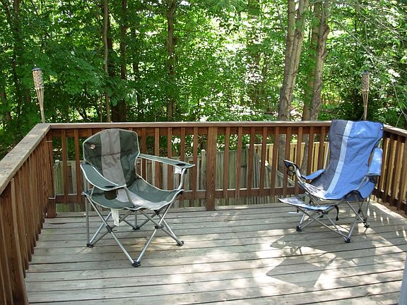 Deck w/ Fenced Yard