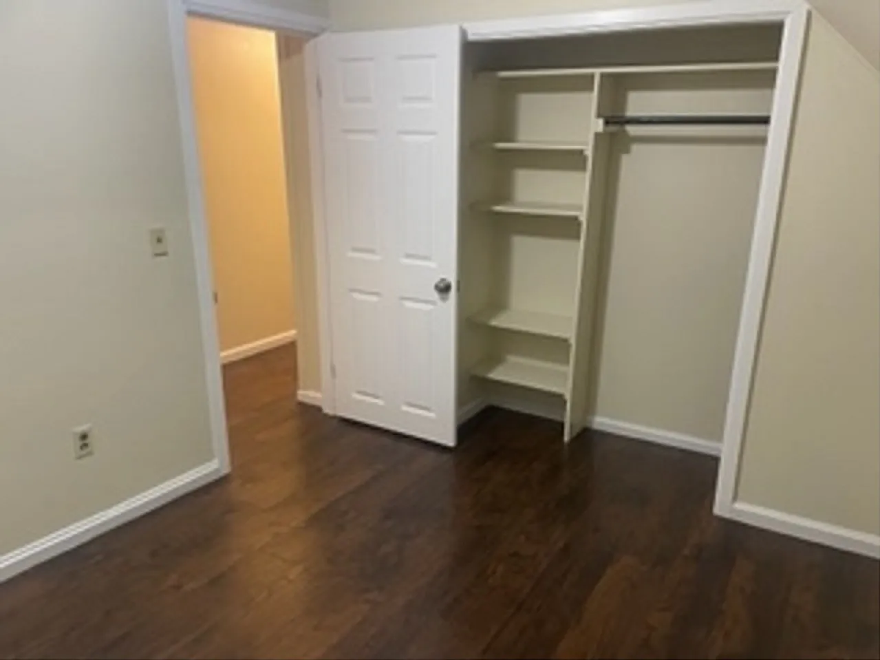 3 bed, 800 sqft, $1,550 — Photo 3