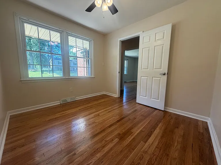 2703 Toronto Ln — Photo 9