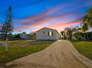7140 SE Ridgeway Ter, Hobe Sound, FL 33455