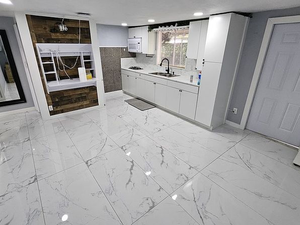 miami-florida-2057620878 picture