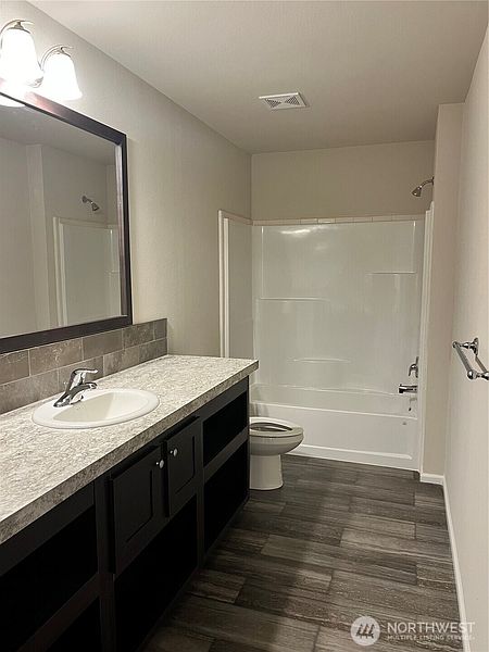 5th image of 4501 Addy Street #121