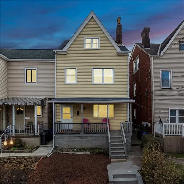 932 Portland St photo 1