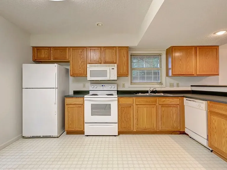 894 E Sherwood Hills Dr #1 — Photo 6