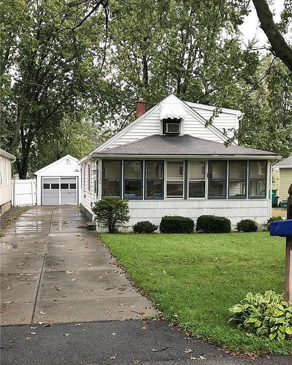 1st image of 2700 Riverton Ave