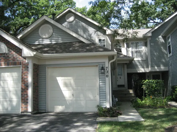 720 Shady Oaks Ct, Elgin, IL 60120
