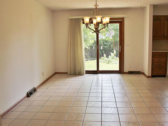 3rd image of 107 Pembroke Pl