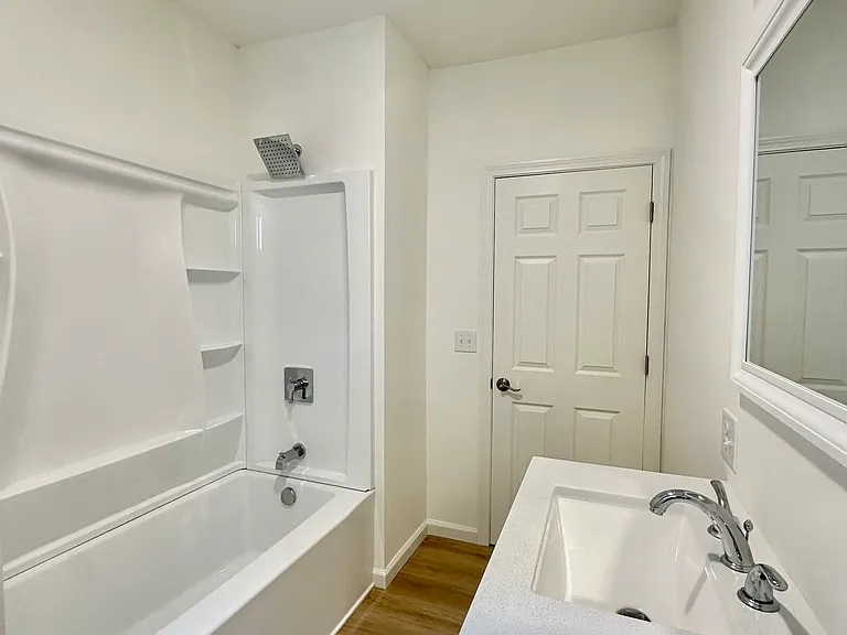 216 Minerva St #1 — Photo 11