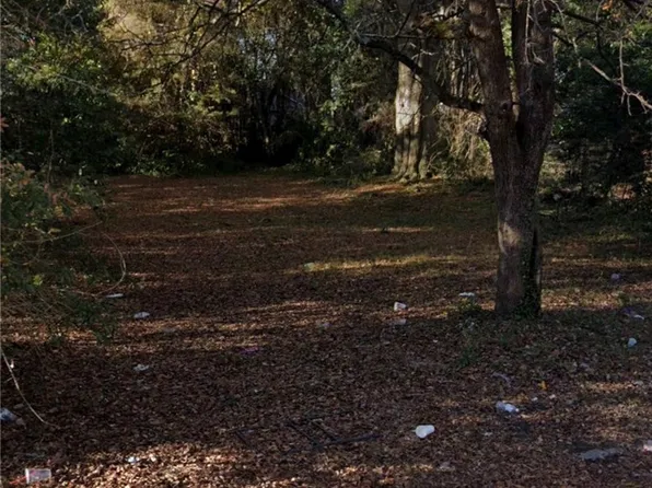 20222 Center St, Fayetteville, NC 28306