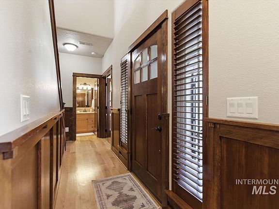 5th image of 369 E Wexford Ln