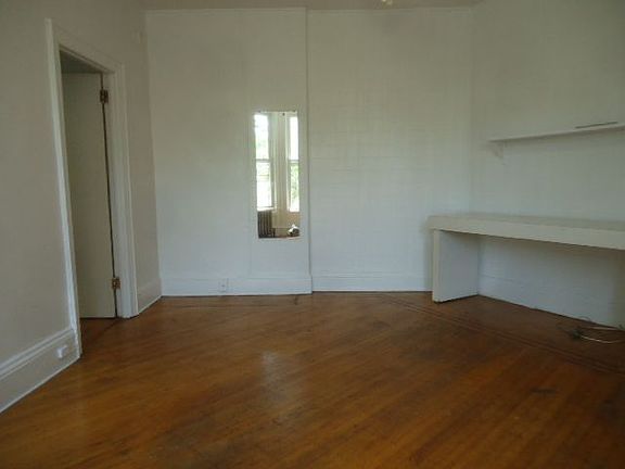 3rd image of 222 Carlton Ave APT 5