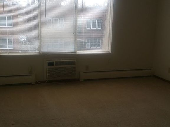 3rd image of 3404 Emerson Ave S #201
