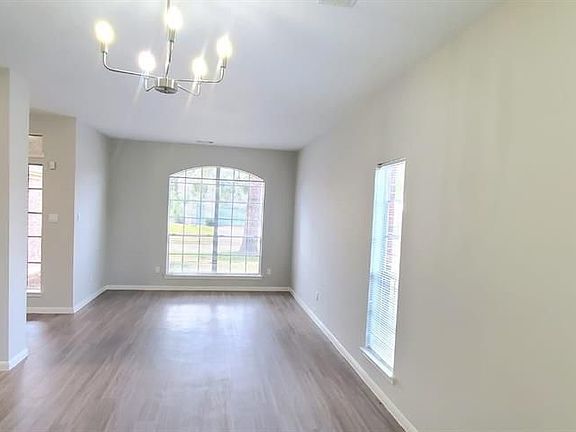 3rd image of 16919 Fairway Glen Ln