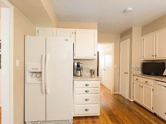3rd image of 7928 Forest Edge Dr