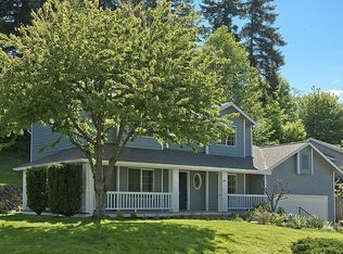 803 Klickitat Pl NE, Bainbridge Island, WA 98110