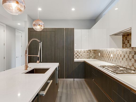 5th image of 732 W Aldine Ave #3