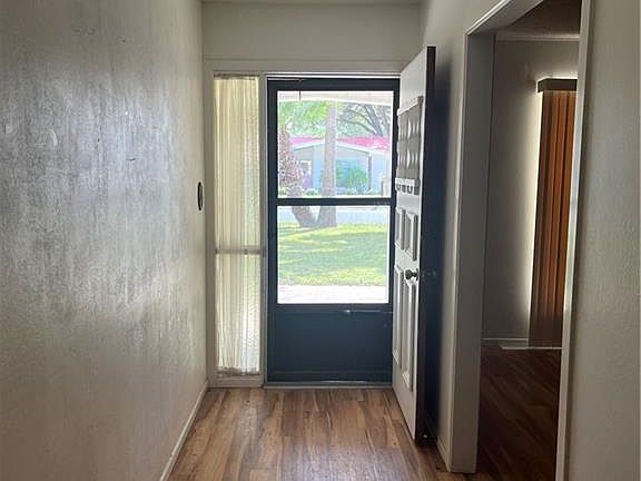 3rd image of 210 W Esperanza Ave