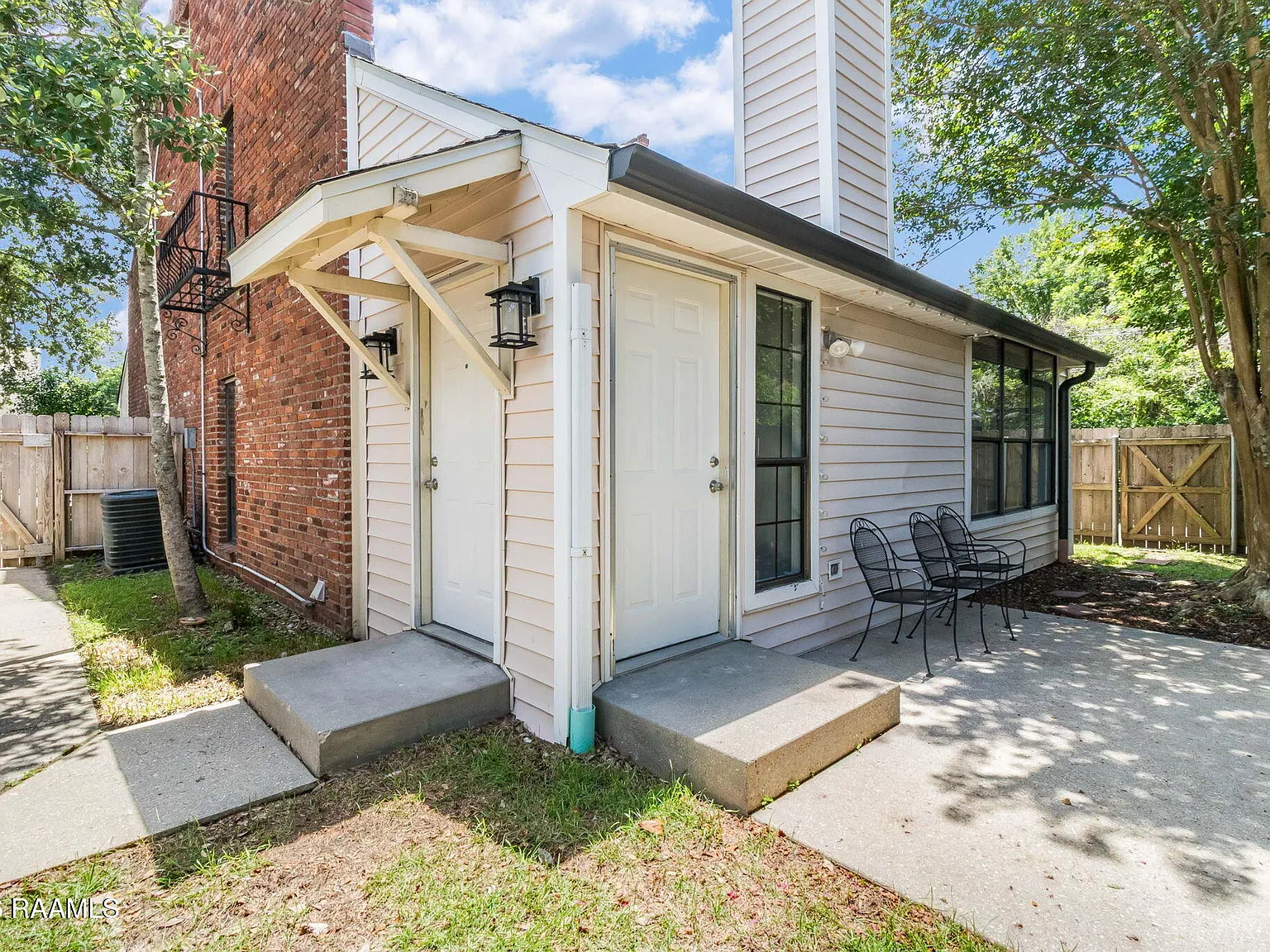 2 bed, 1100 sqft, $1,500 — Photo 4