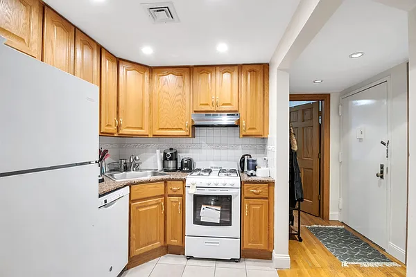 Rented by Bold New York | media 9