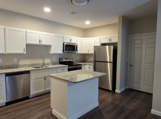 217 Rockingham Rd #101, Londonderry, NH 03053