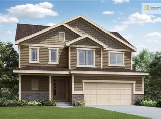 1121 SW Winterberry Cir, Oak Grove, MO 64075