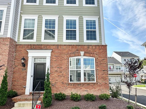 2nd image of 395 Buckeye Cir