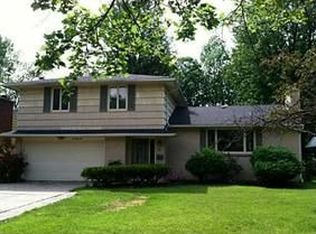 76 Cottonwood Dr, Buffalo, NY 14221