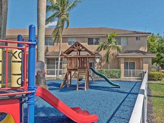 4th image of 5670 NW 116th Ave
